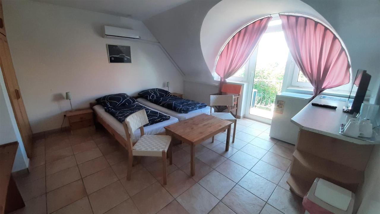 Bed and Breakfast Zoeldhaz Panzio Gyenesdiás Exteriér fotografie