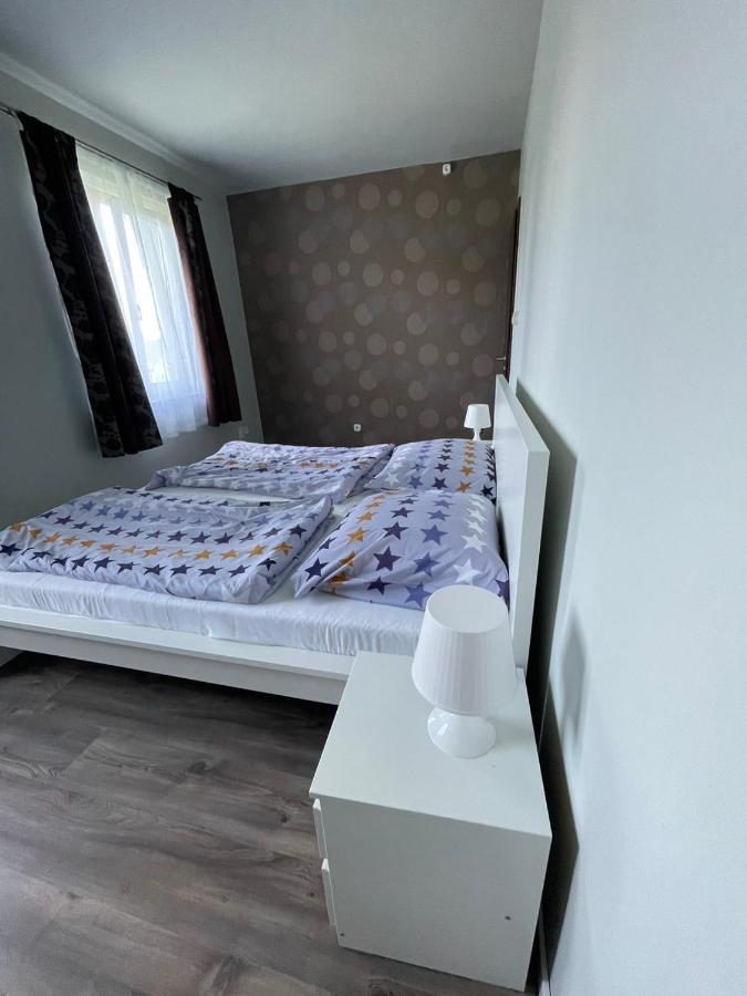 Bed and Breakfast Zoeldhaz Panzio Gyenesdiás Exteriér fotografie